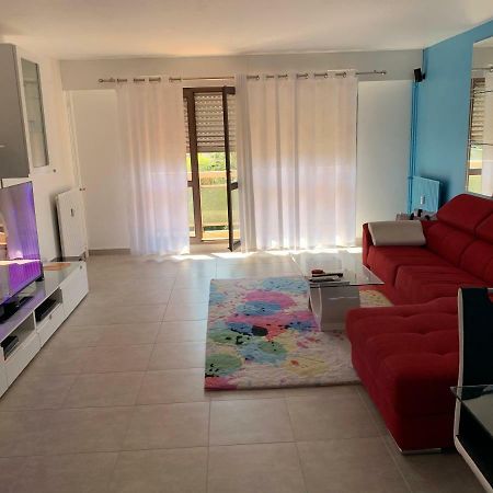 Grand Appartement A Louer Vue Sur Seine Melun Exterior foto