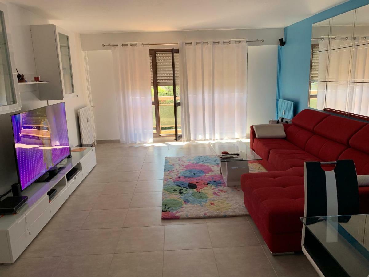 Grand Appartement A Louer Vue Sur Seine Melun Exterior foto