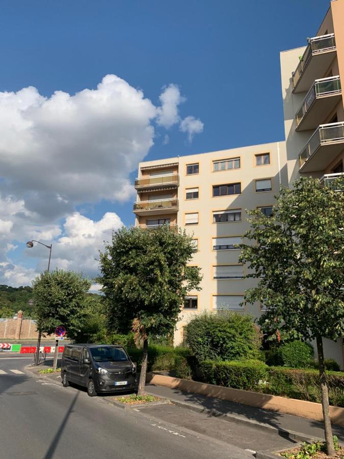 Grand Appartement A Louer Vue Sur Seine Melun Exterior foto